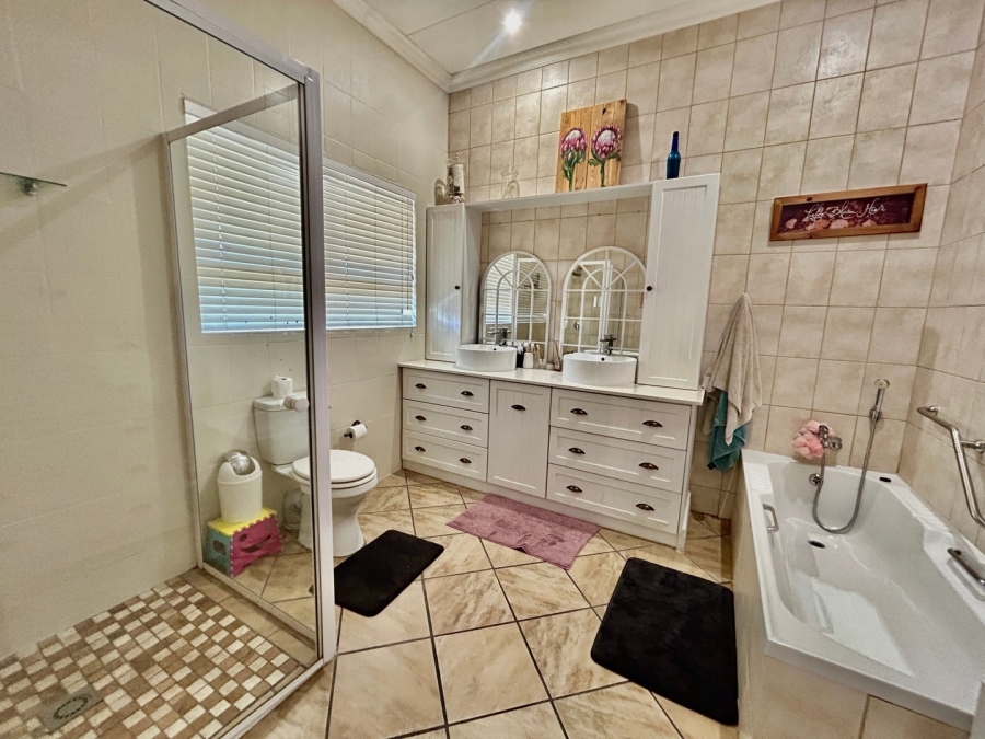 To Let 4 Bedroom Property for Rent in Wigwam North West